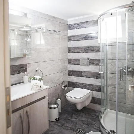Diogenis Luxury Apartment Sea View 雷斯蒙 Exterior photo