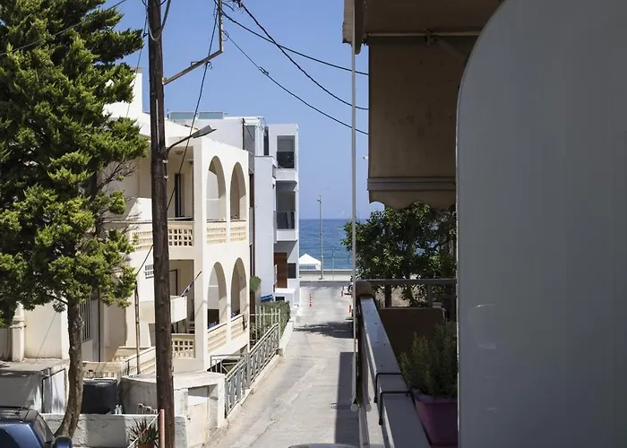 Diogenis Luxury Apartment Sea View