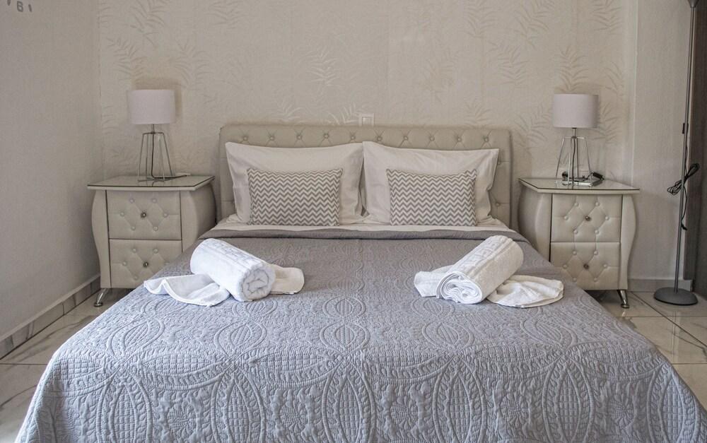 Diogenis Luxury Sea View Apartmán *