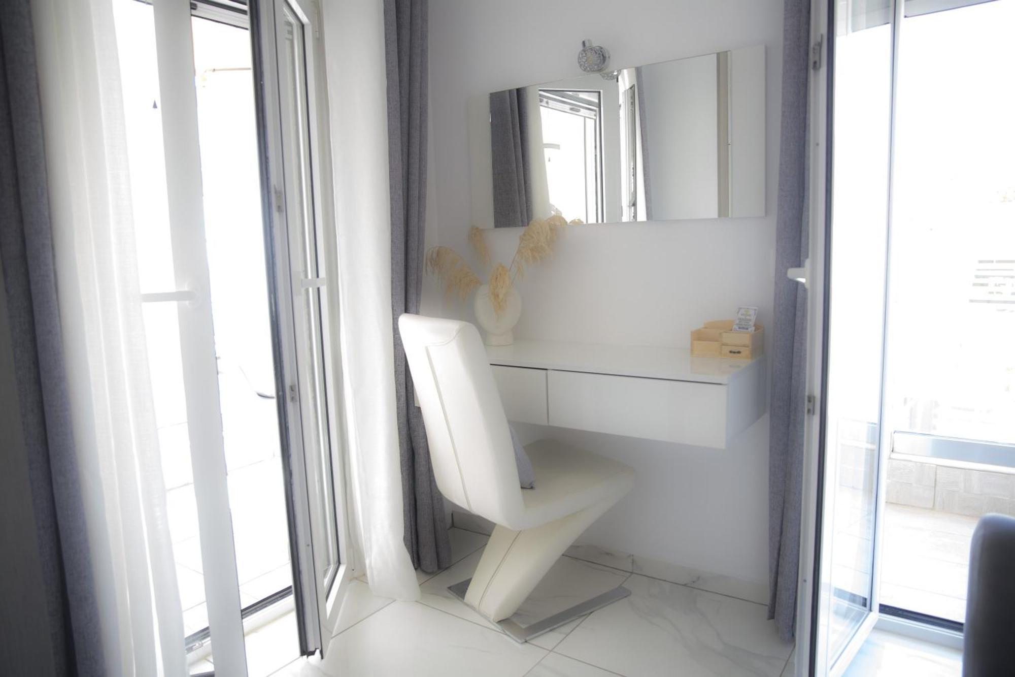公寓 Diogenis Luxury Sea View *